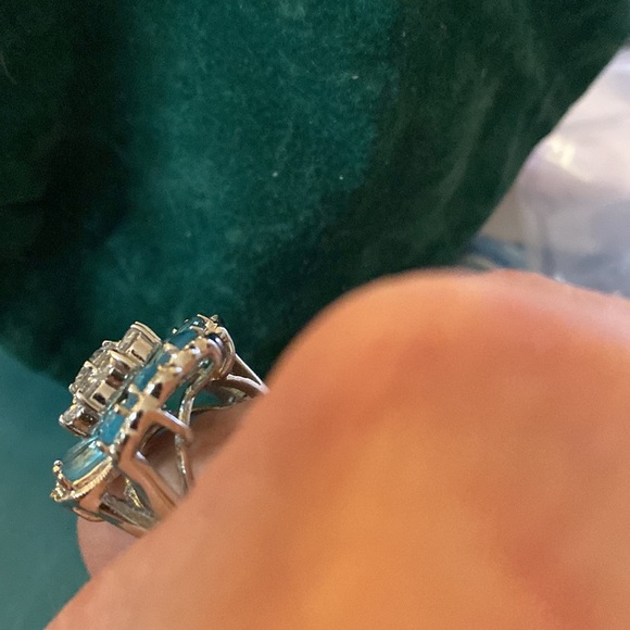SIZE 6  beautiful ring in blue topaz and zircon, I believe.Pristine condition - Picture 4 of 8